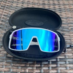 Oakley Sutro Sunglasses White/Blue